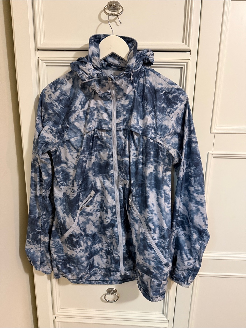 lululemon athletica Blue Tie-Dye Hooded Rain Jacket